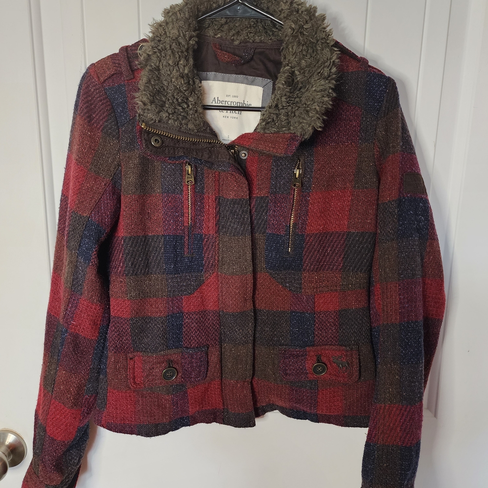 Abercrombie & Fitch Vintage Women's Checkered Bomber Jacket - Red and Brown